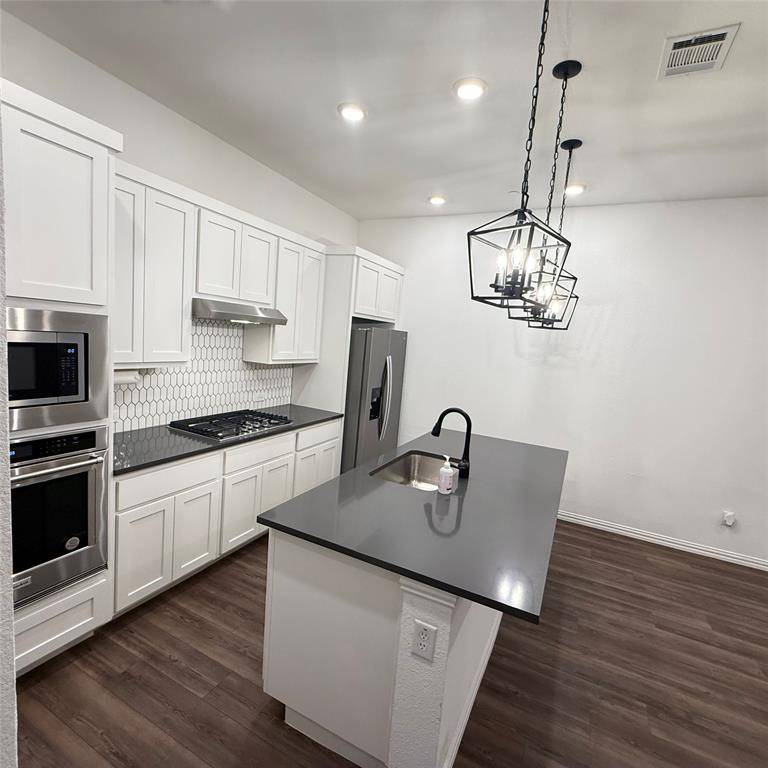 Irving, TX 75063,9943 Hennings Street