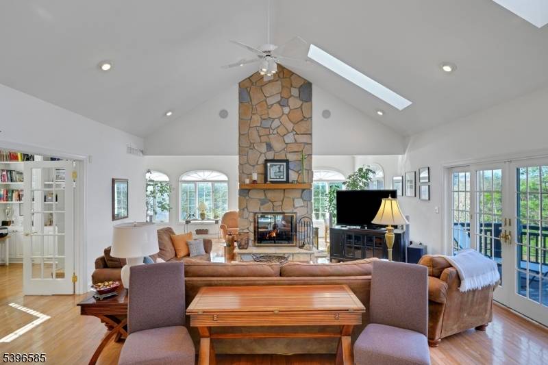 Denville Twp., NJ 07834,15 Skytop Dr