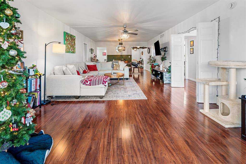 Pompano Beach, FL 33069,3930 Oaks Clubhouse Dr #304