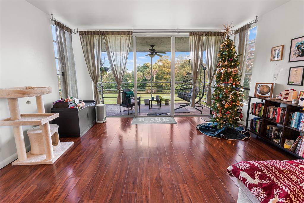 Pompano Beach, FL 33069,3930 Oaks Clubhouse Dr #304