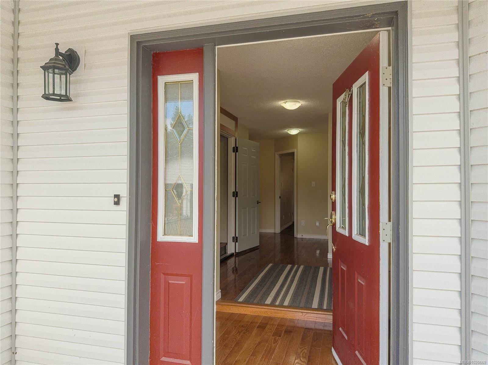 Errington, BC V0R 1V0,2075 Parkway Pl