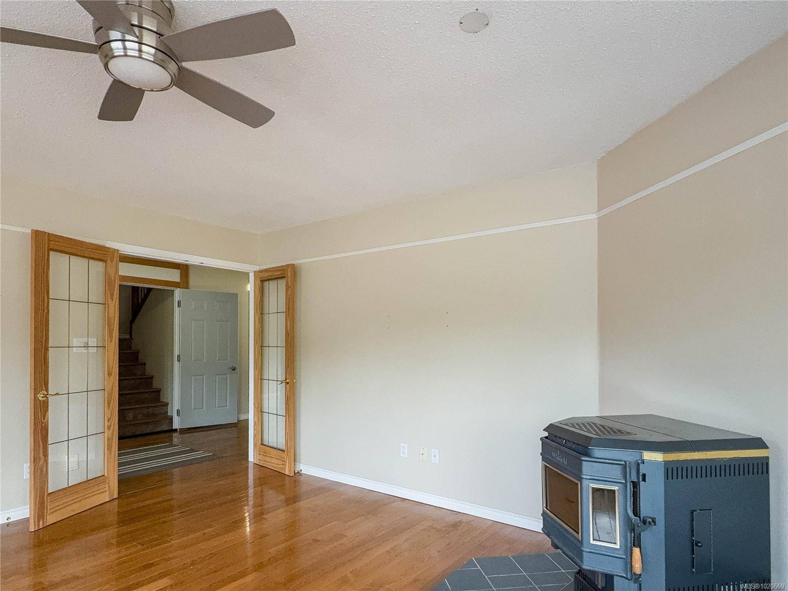 Errington, BC V0R 1V0,2075 Parkway Pl