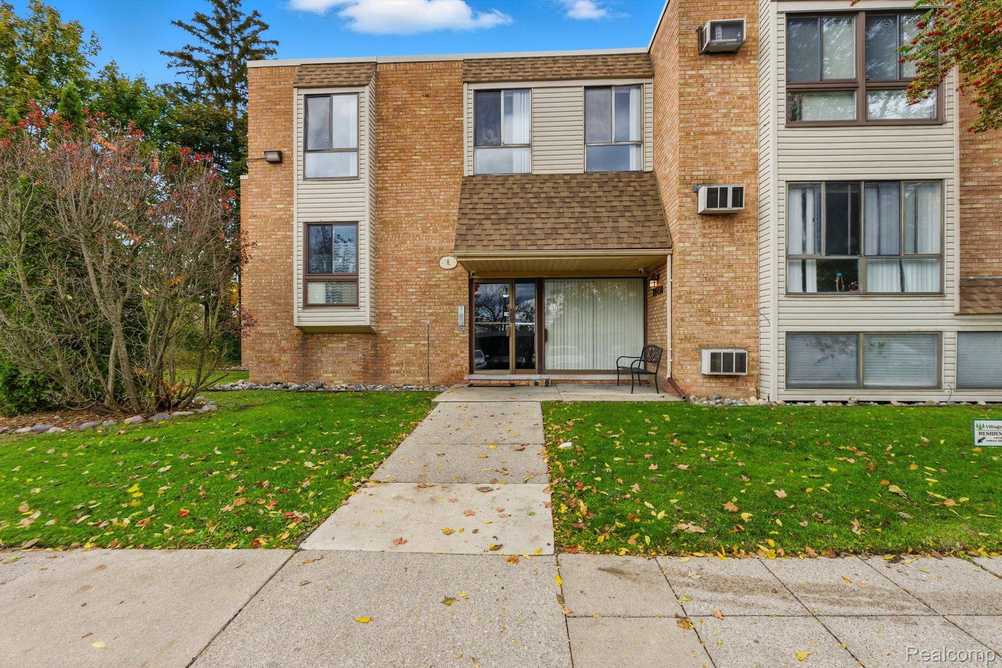 Farmington Hills, MI 48336,28418 W 8 Mile RD #C1