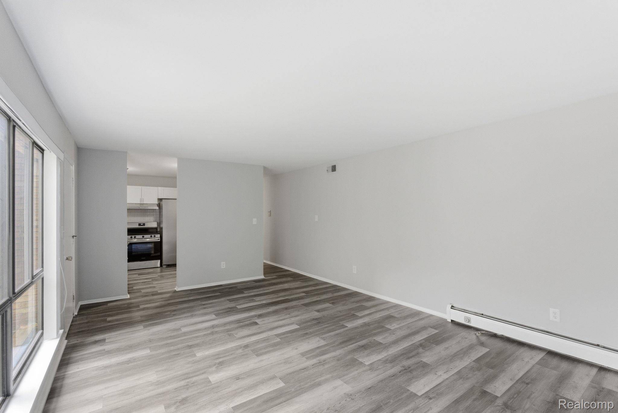 Farmington Hills, MI 48336,28418 W 8 Mile RD #C1