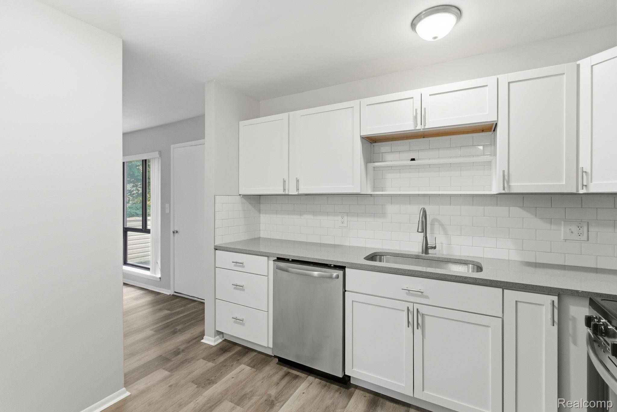 Farmington Hills, MI 48336,28418 W 8 Mile RD #C1