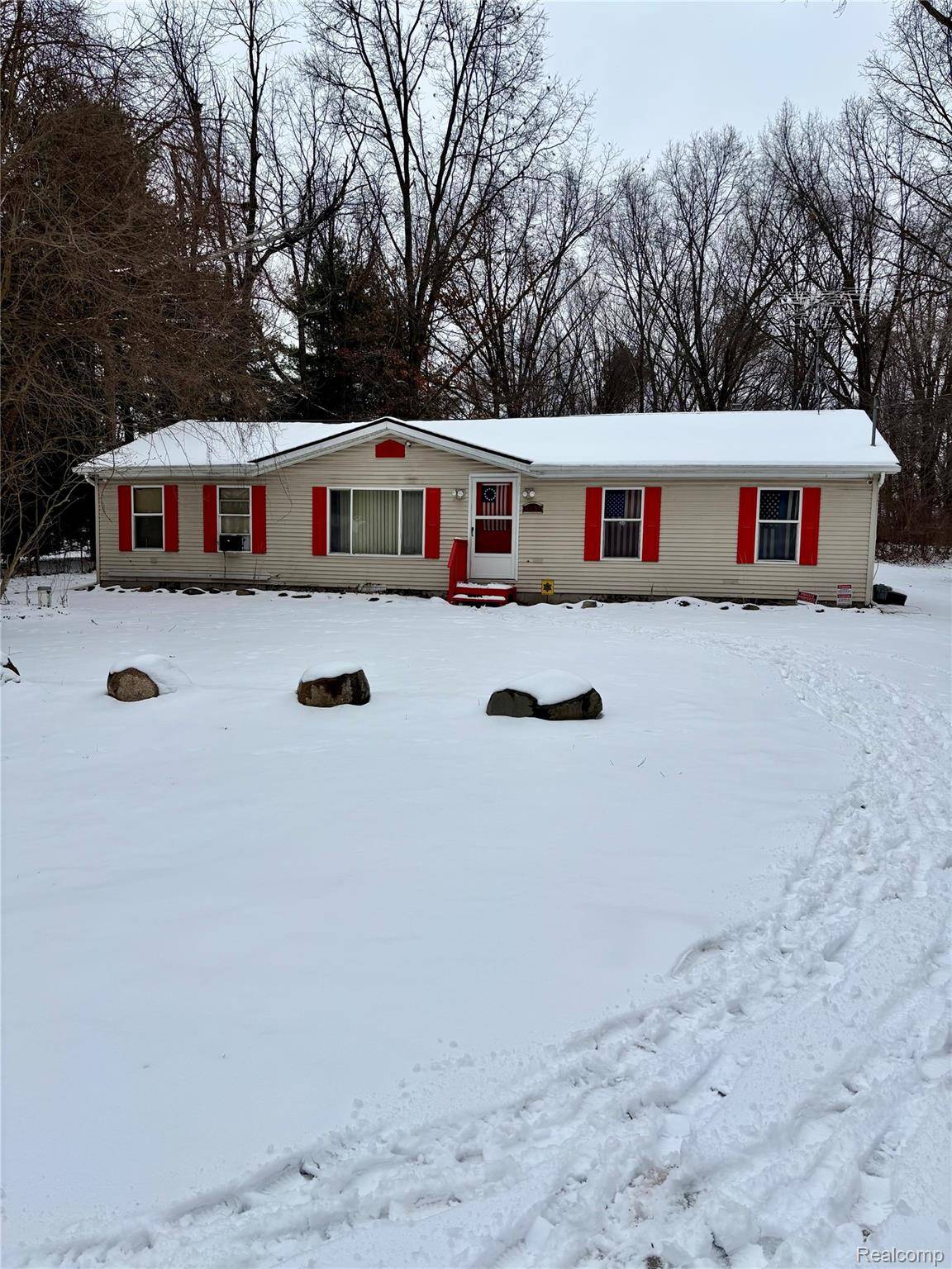 Linden, MI 48451,9320 Finch DR