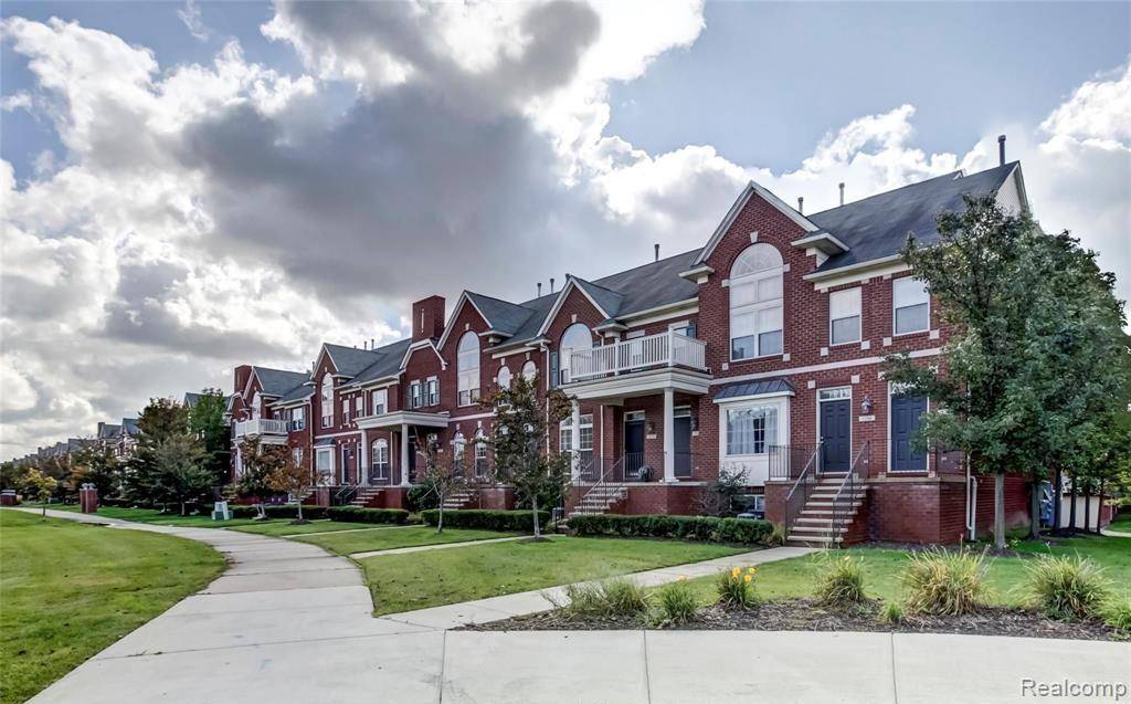 Troy, MI 48084,3274 Camden DR