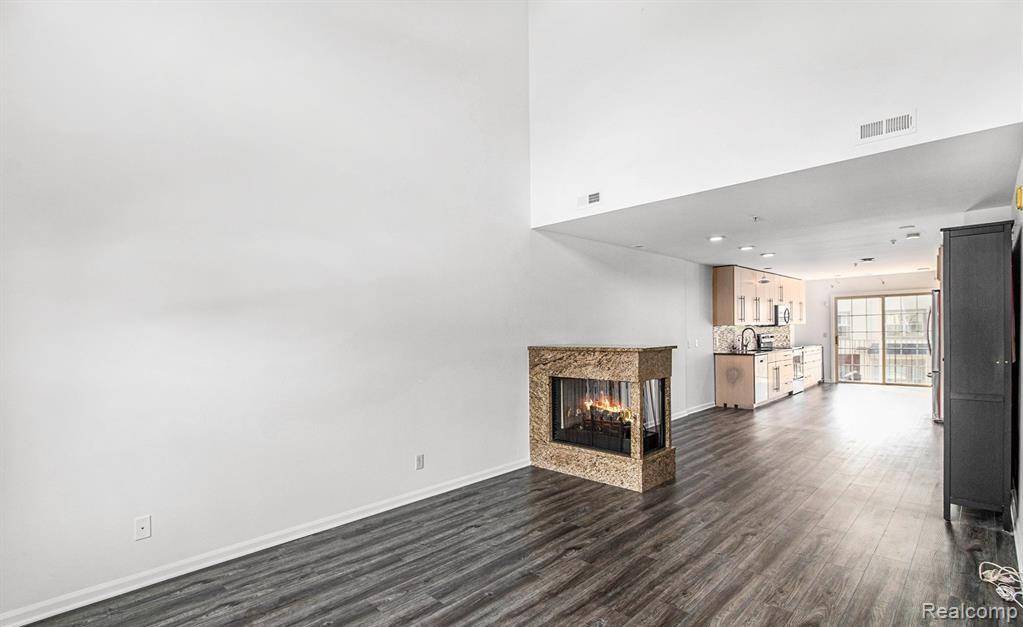 Troy, MI 48084,3274 Camden DR