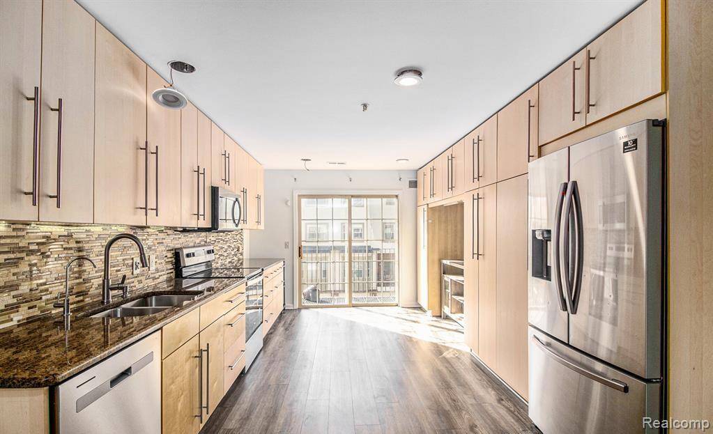 Troy, MI 48084,3274 Camden DR