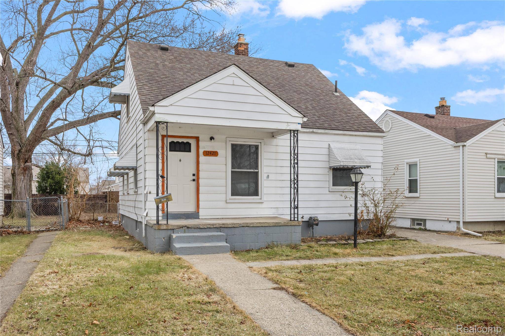 Southgate, MI 48195,12421 Helen ST