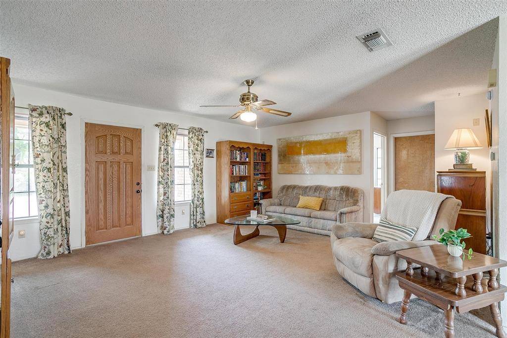 Weatherford, TX 76086,801 E 3rd Street