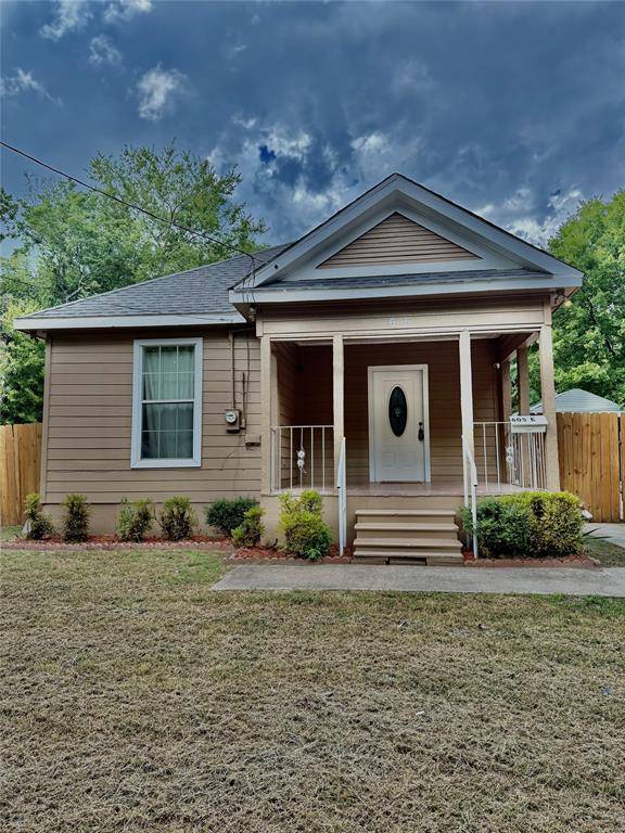 Kaufman, TX 75142,605 E Hickory Street