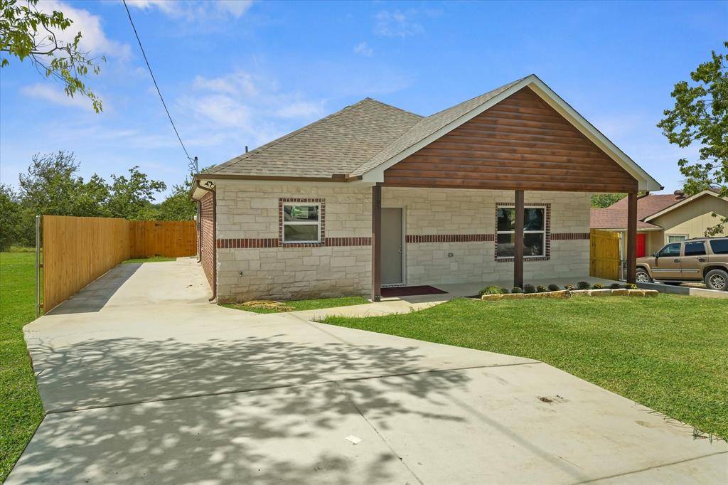 Fort Worth, TX 76106,3105 N Pecan Street