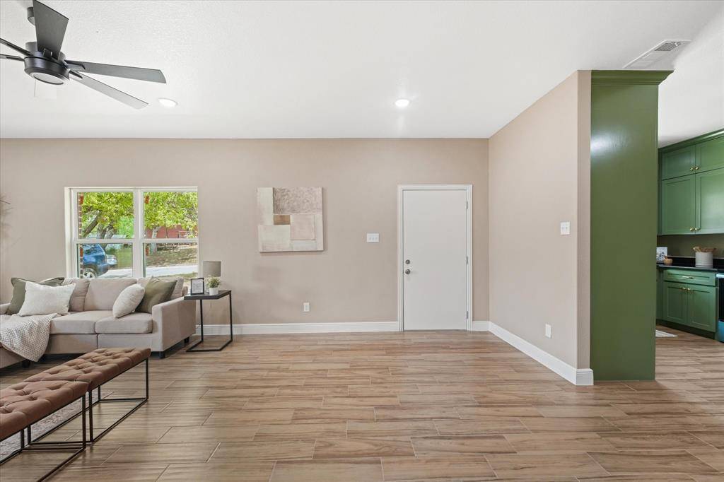 Fort Worth, TX 76106,3105 N Pecan Street