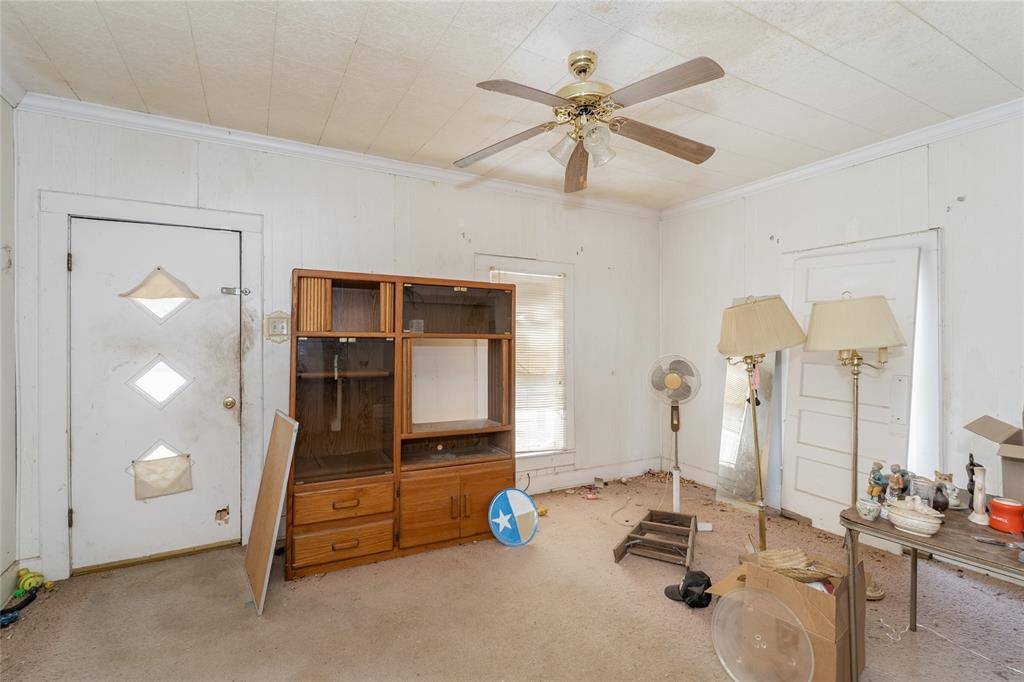 Kerens, TX 75144,307 NE 2nd Street