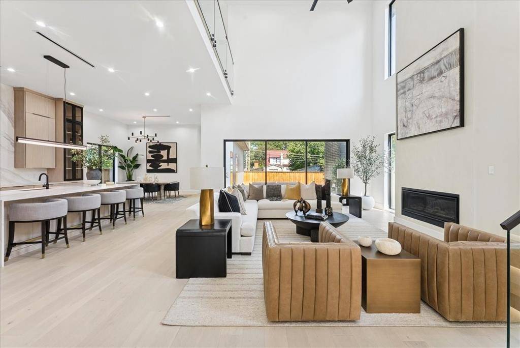 Dallas, TX 75214,7111 Coronado Avenue