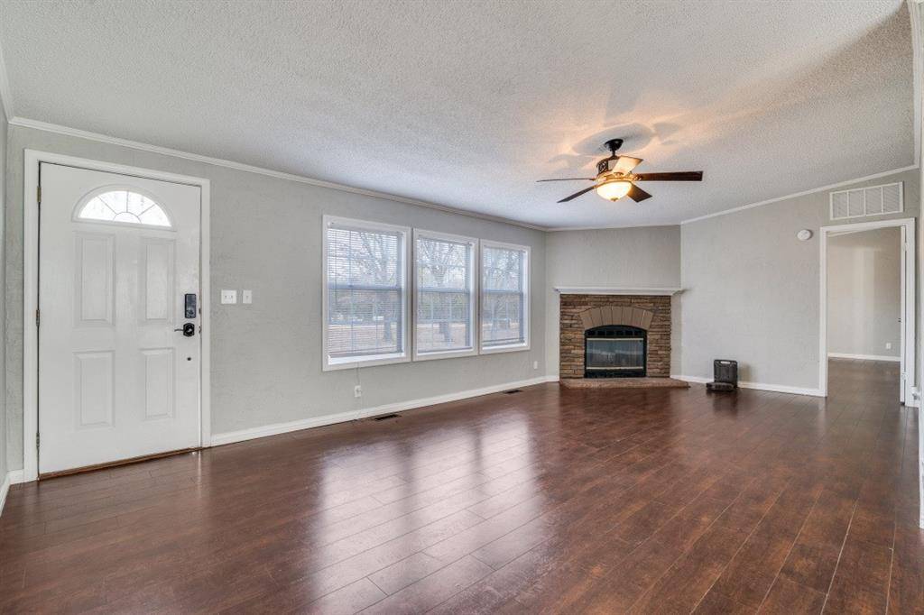 Scurry, TX 75158,1848 Oak Circle