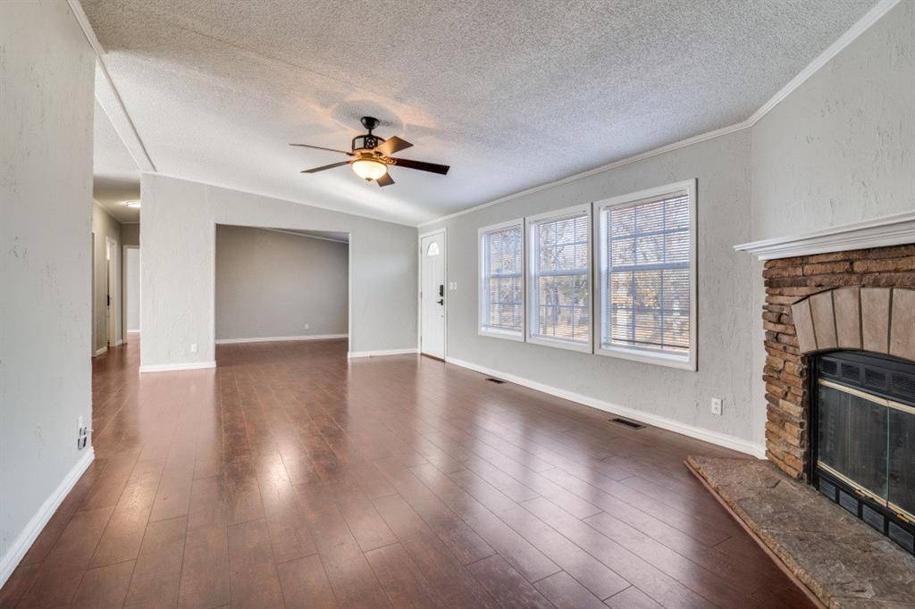 Scurry, TX 75158,1848 Oak Circle