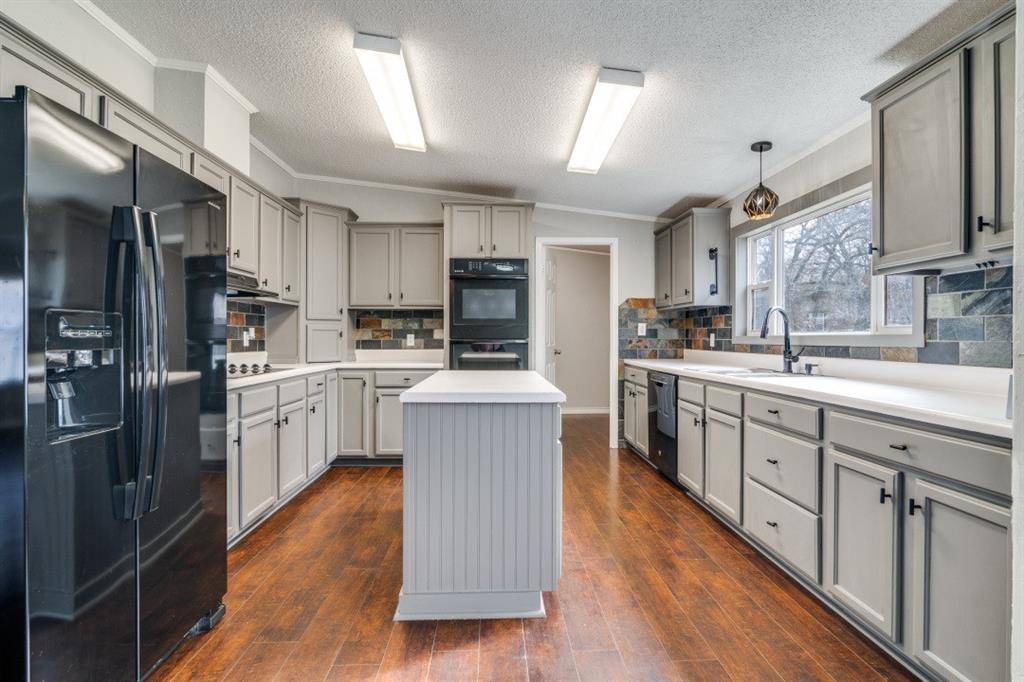 Scurry, TX 75158,1848 Oak Circle