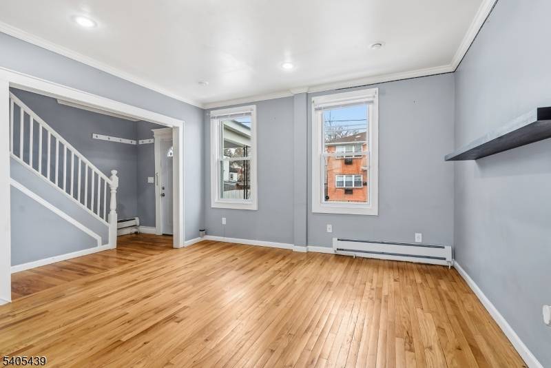 Irvington Twp., NJ 07111,48 Arverne Ter