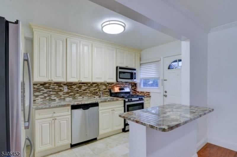 Englewood City, NJ 07631,180B Central Ave