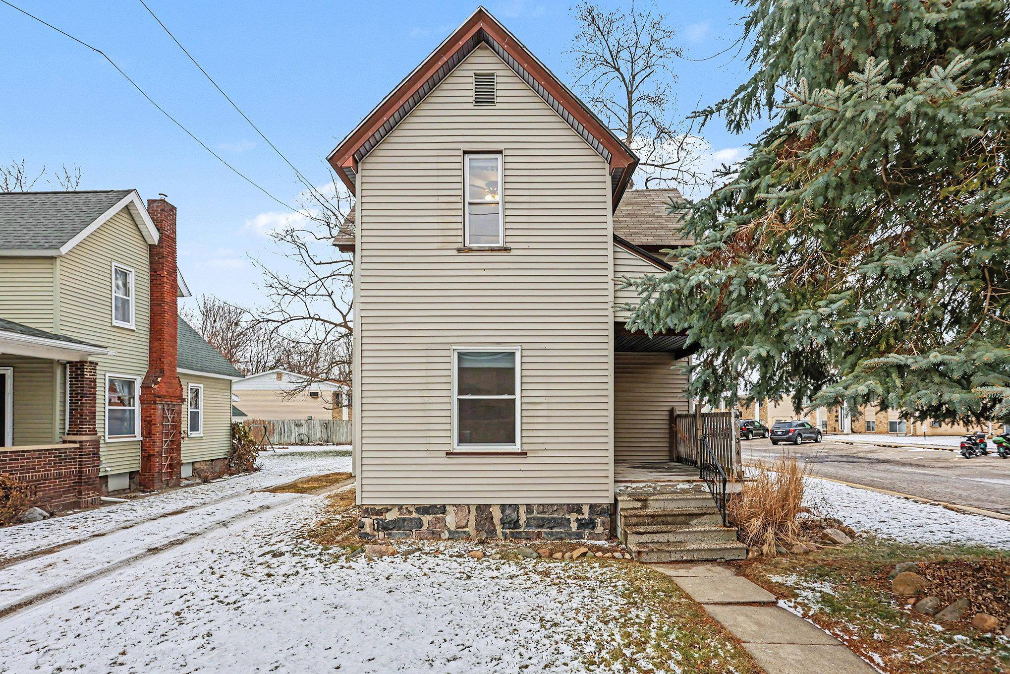 Durand, MI 48429,314 N Oak ST