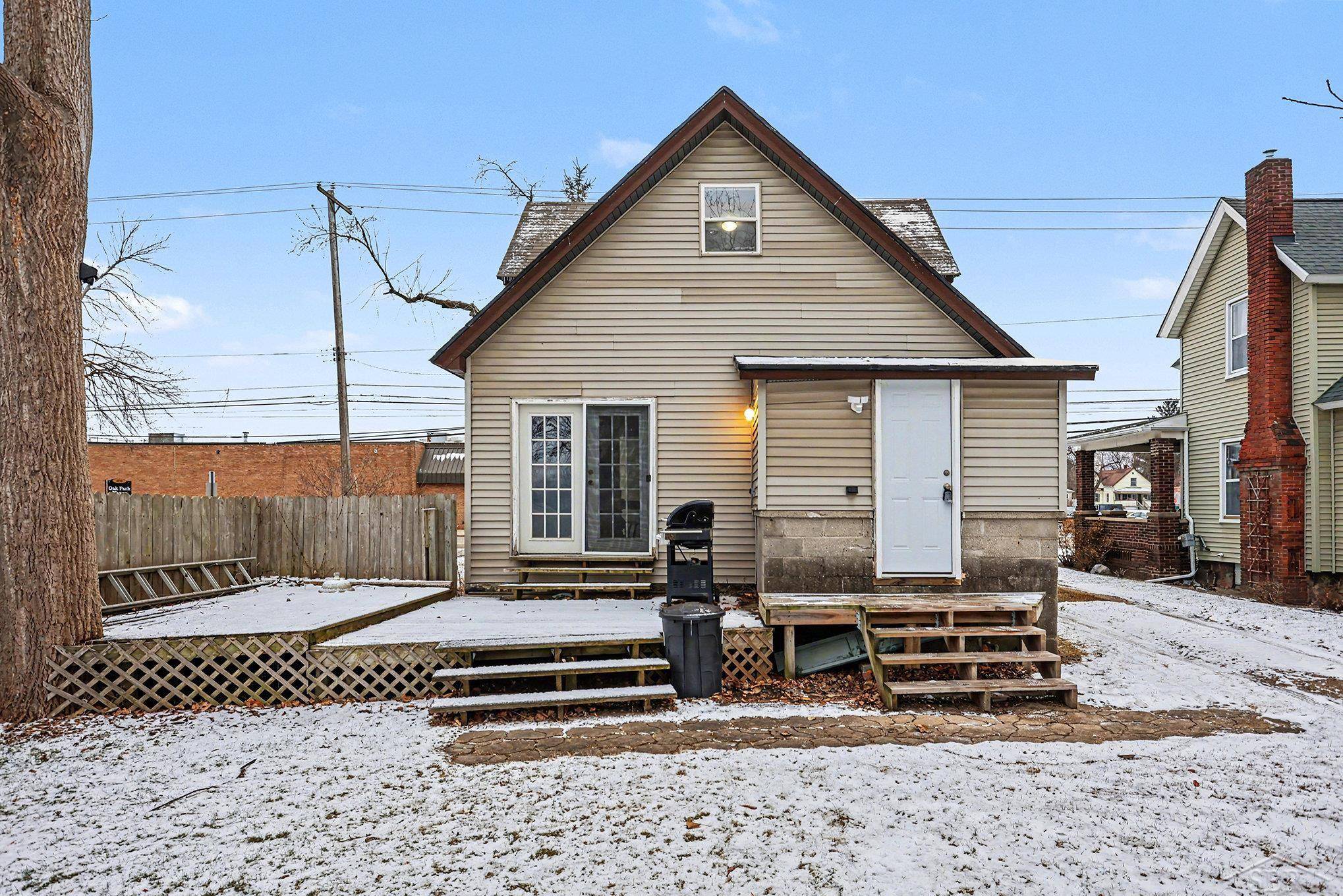 Durand, MI 48429,314 N Oak ST