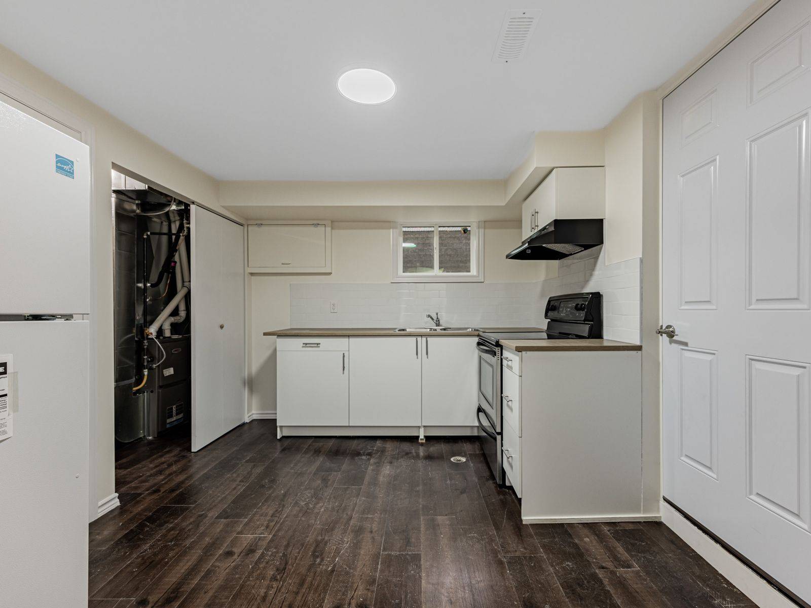 Toronto C15, ON M2J 2W9,157 Angus DR #Basement