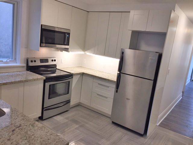 Toronto C02, ON M6E 3H3,734 St Clair AVE W #1