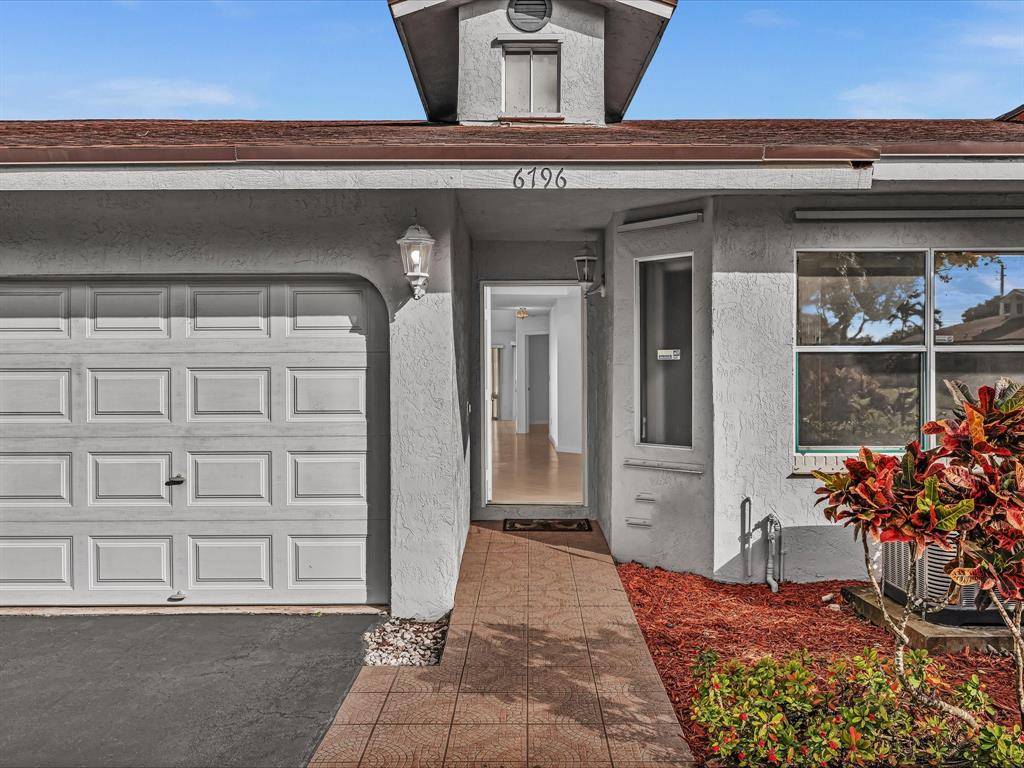 Tamarac, FL 33321,6796 N Pine Island Rd #6796