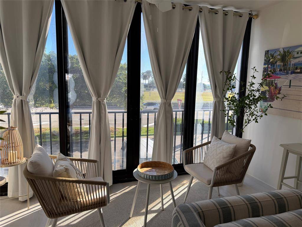 Lauderdale By The Sea, FL 33308,4117 E Bougainvilla Dr #209