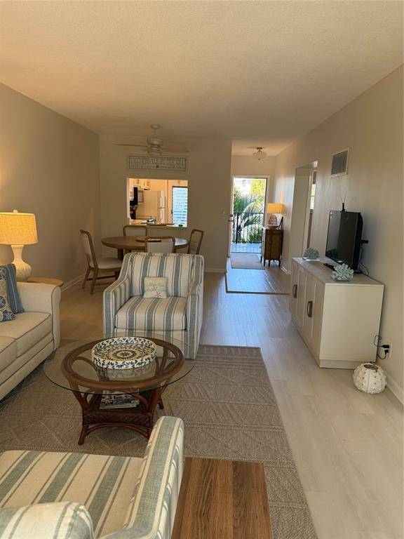 Lauderdale By The Sea, FL 33308,4117 E Bougainvilla Dr #209