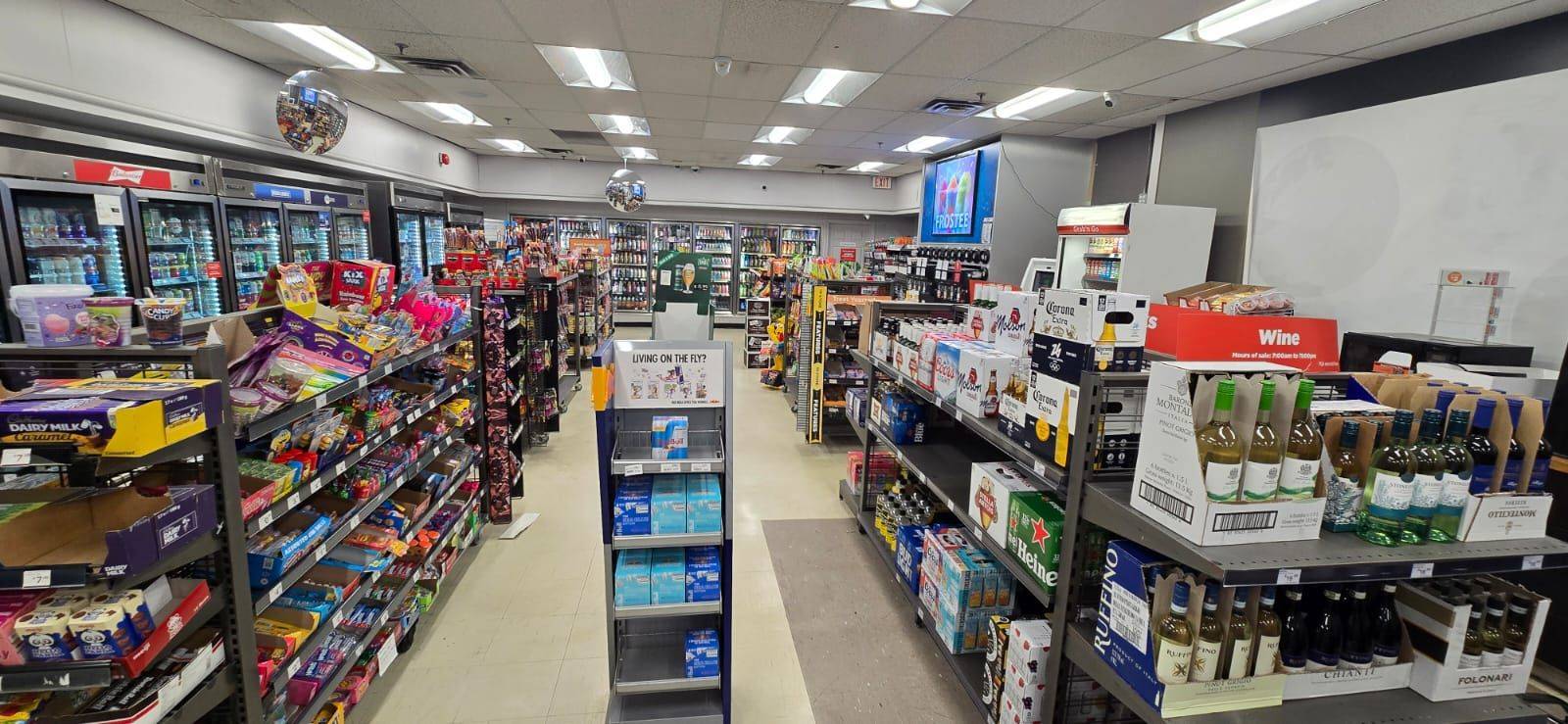 Vaughan, ON L4J 7L2,800 Steeles AVE W #A01