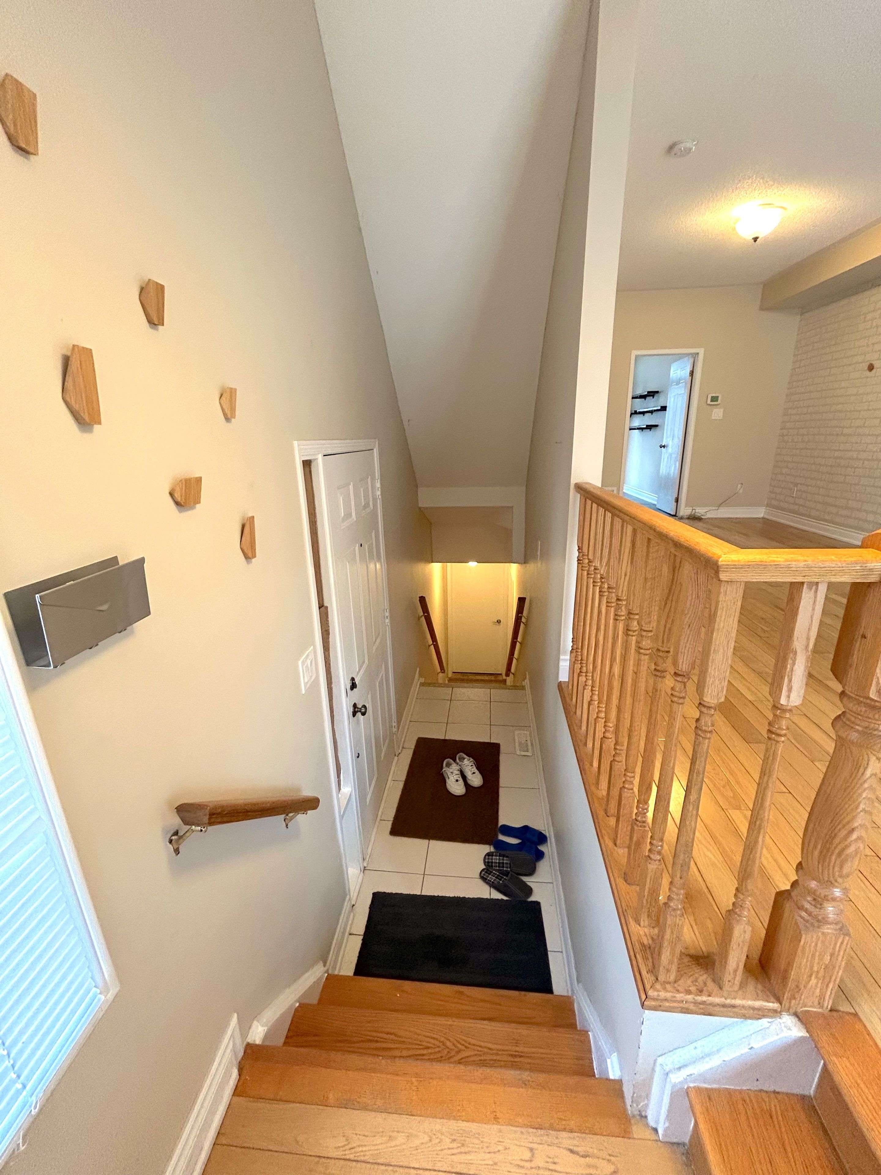 Richmond Hill, ON L4C 0M7,23 Observatory LN #264