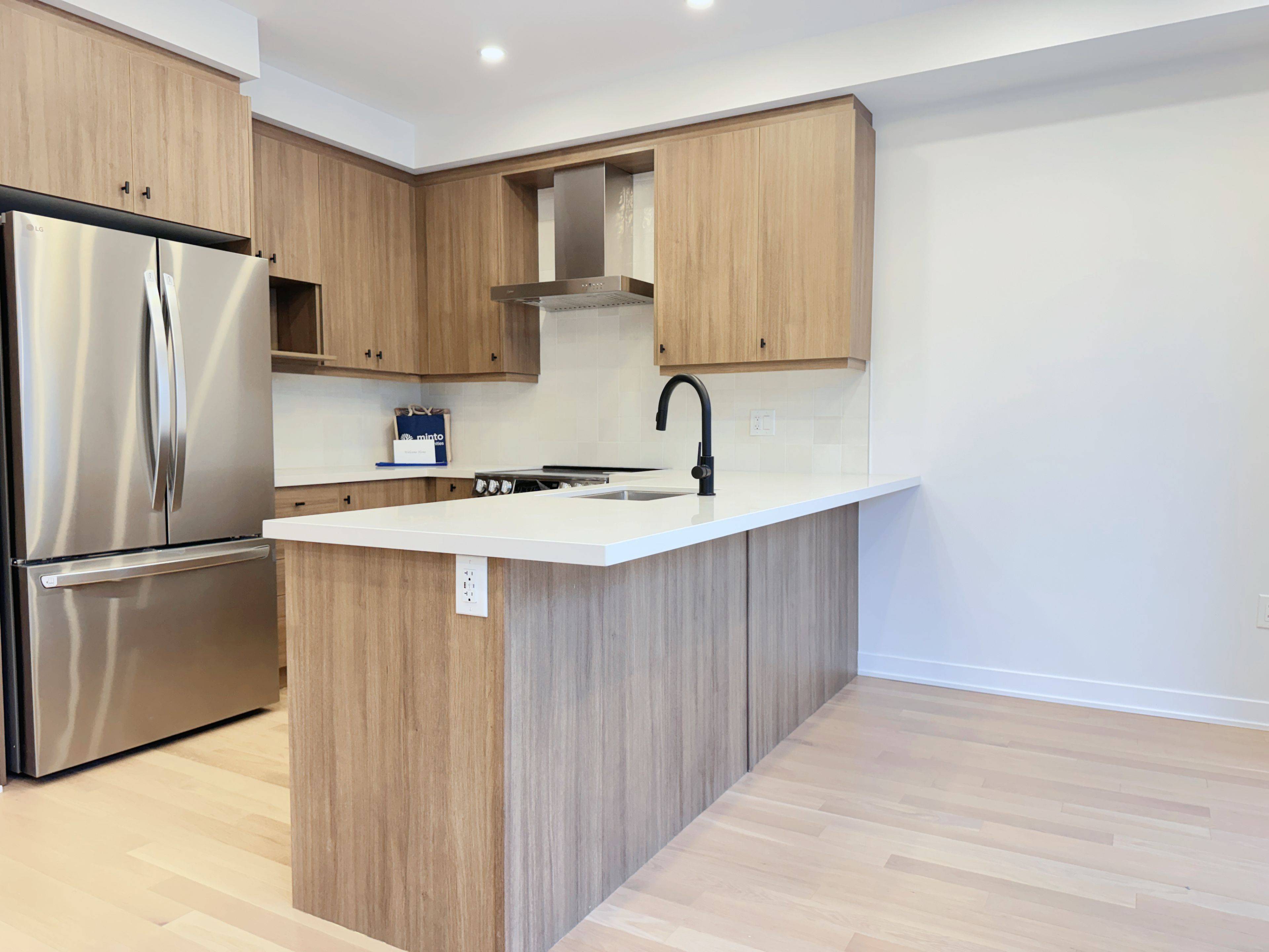 Markham, ON L3R 3X3,7 Anna Russell WAY