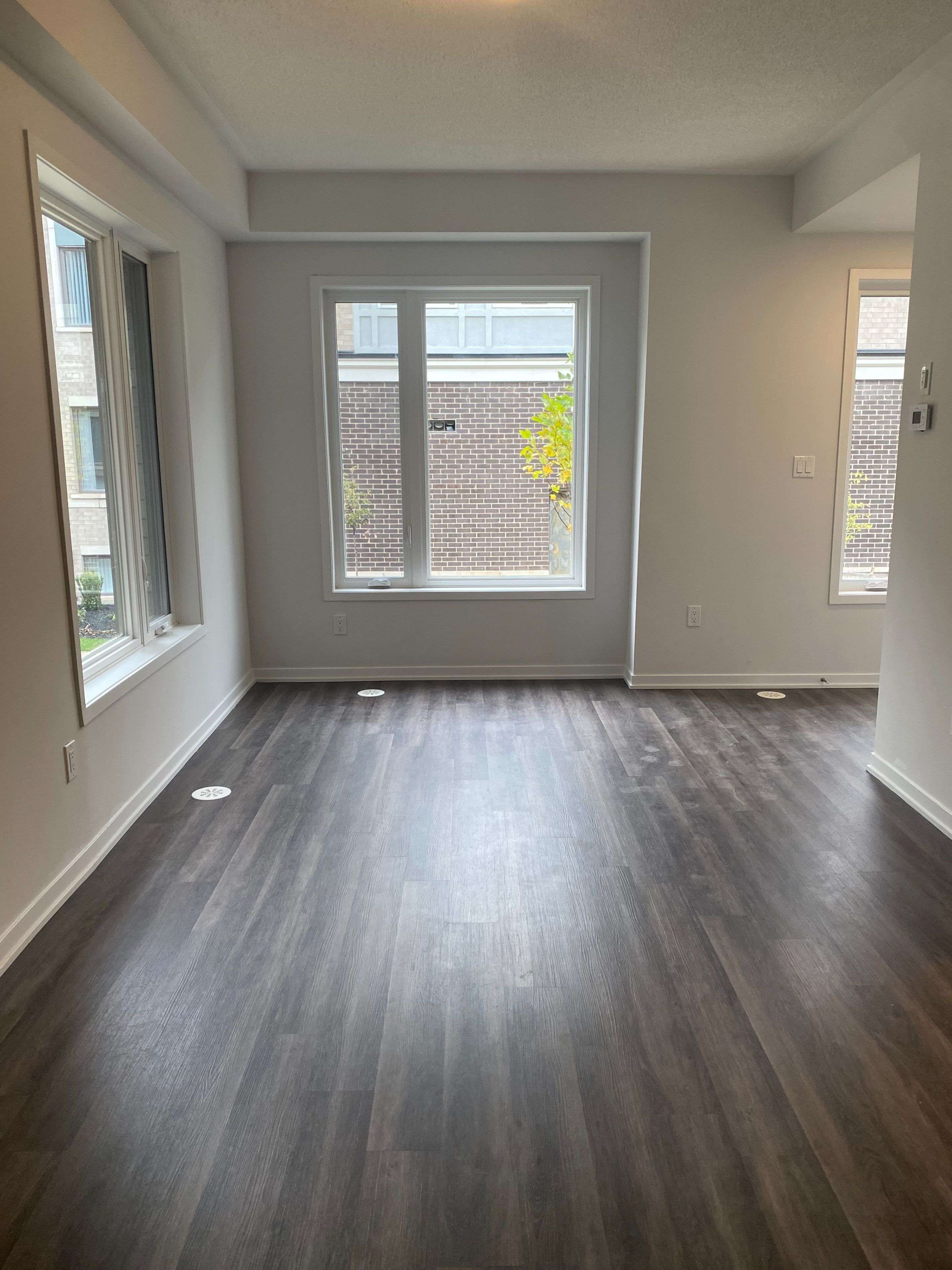 Toronto W06, ON M8V 0J6,10 LLOYD JANES LN #TH 200