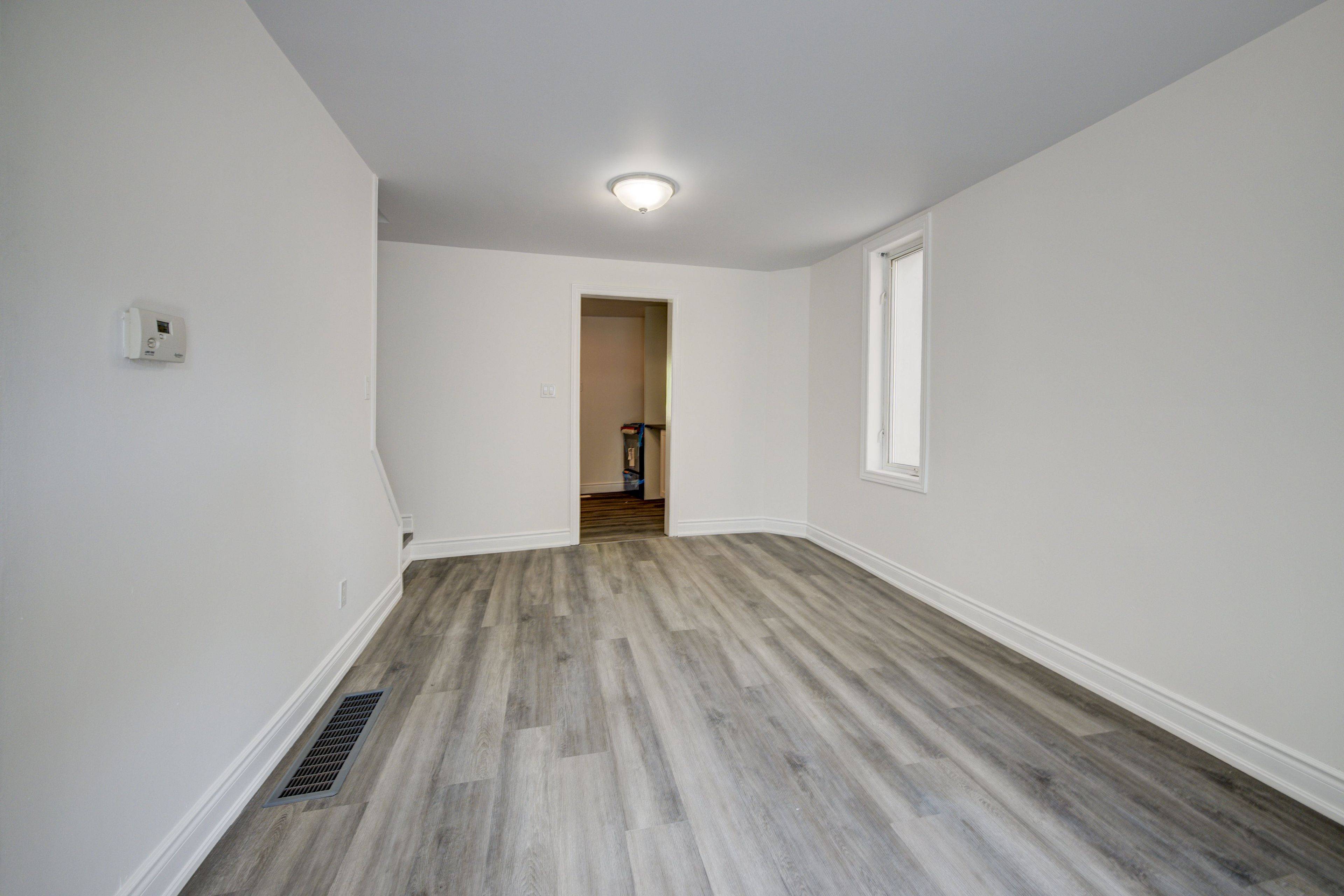 Hamilton, ON L8R 3G2,57 1/2 Breadalbane ST