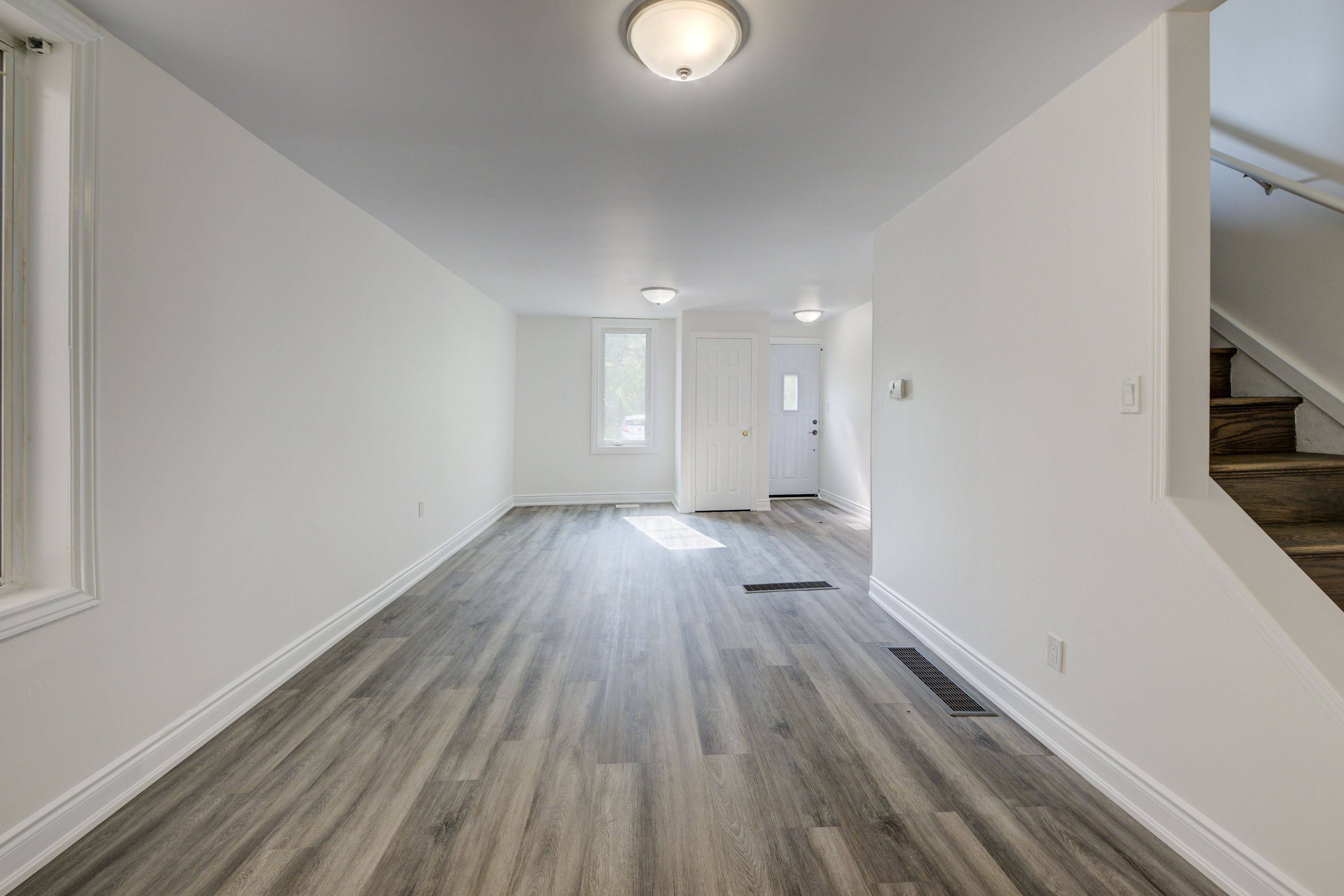 Hamilton, ON L8R 3G2,57 1/2 Breadalbane ST