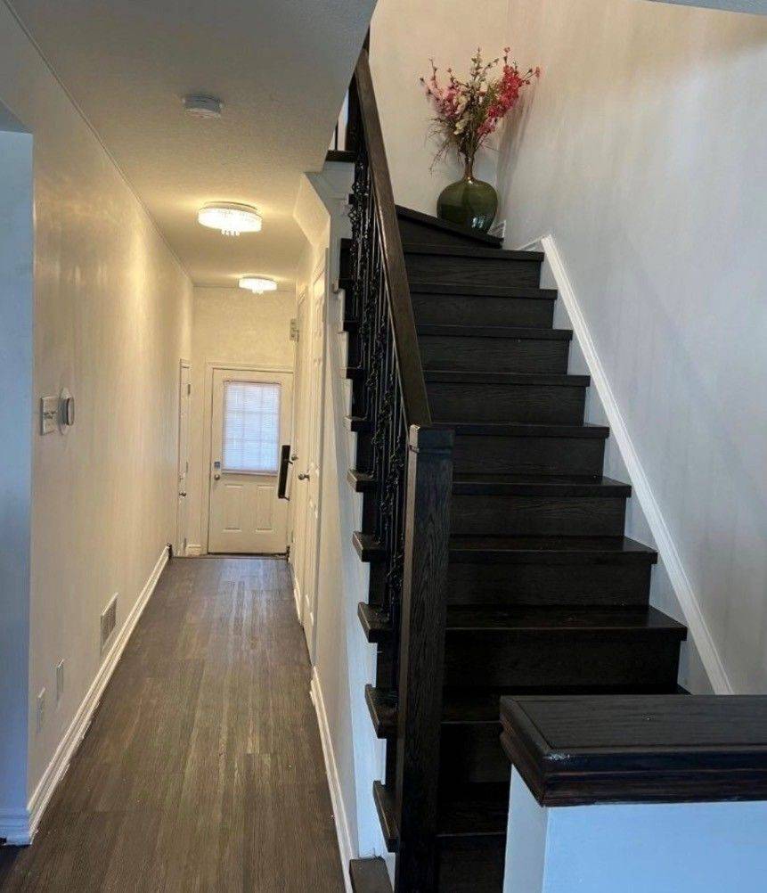 Kitchener, ON N2R 1W5,64 Rockcliffe DR NW