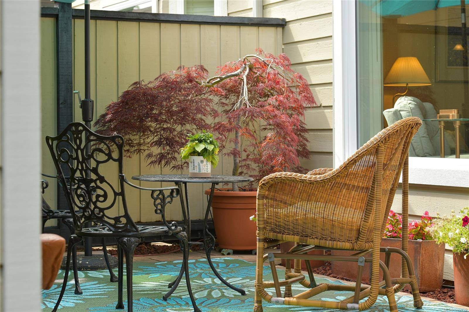 Saanich, BC V8N 5X5,2829 Arbutus Rd #913