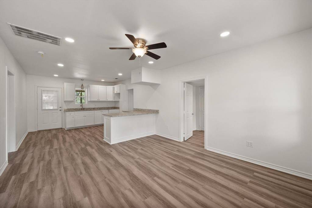 Blooming Grove, TX 76626,424 E 3rd Street