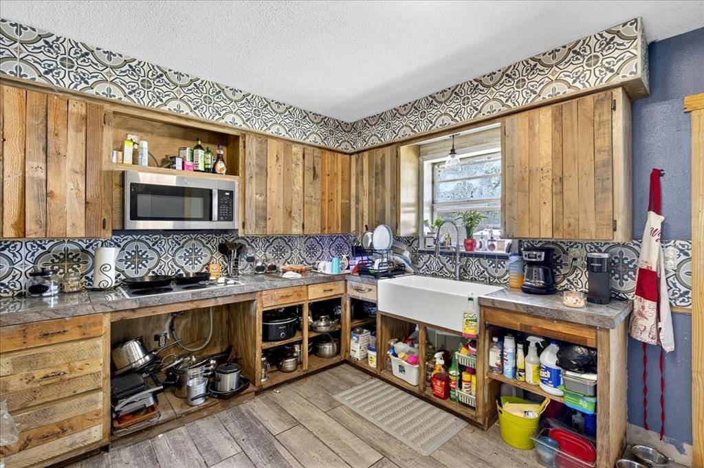 Hawkins, TX 75765,402 Private Road 7402