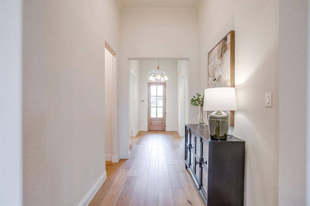 Azle, TX 76020,320 Slimp Bluff