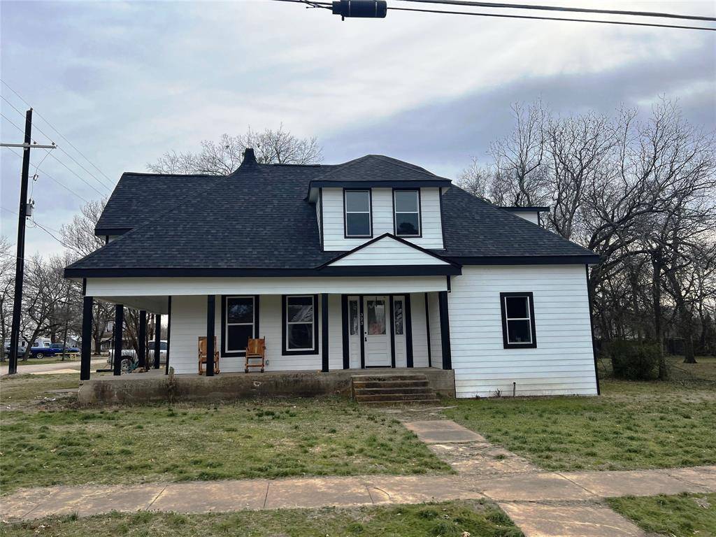 Whitewright, TX 75491,323 E Grand Street