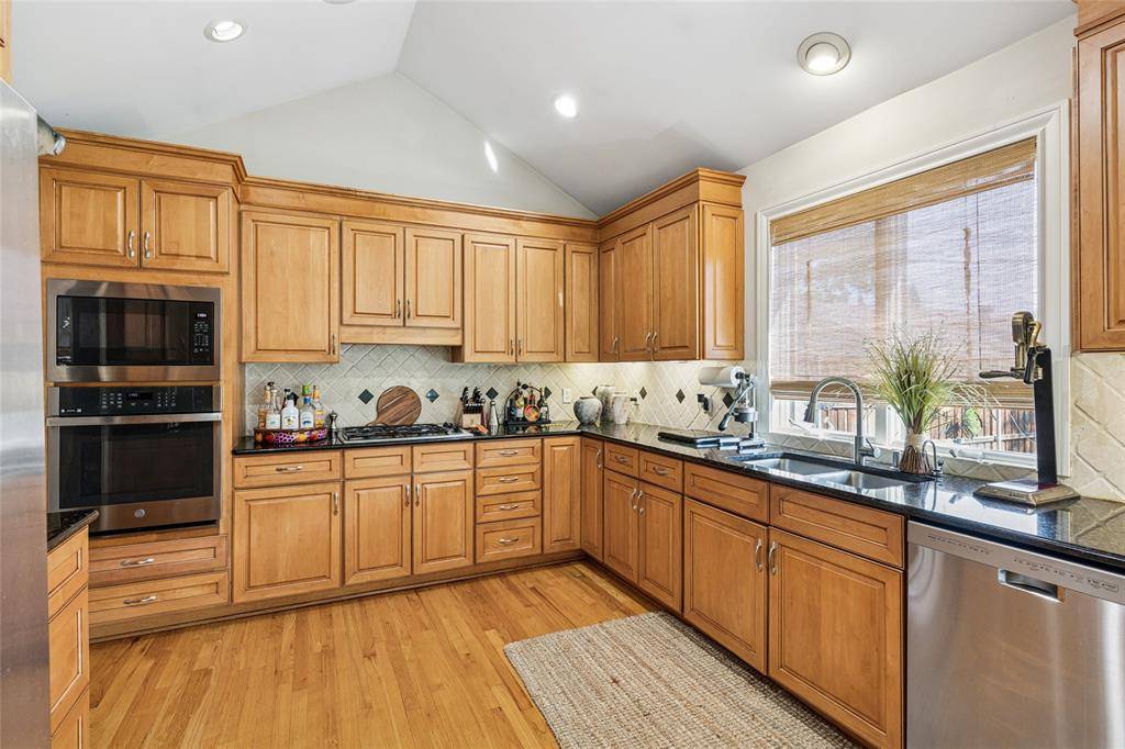 Fort Worth, TX 76109,2437 Wabash Avenue