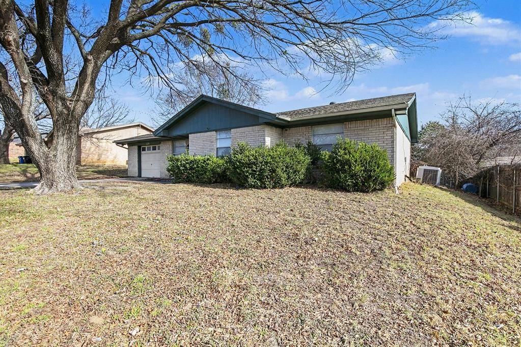 Azle, TX 76020,229 Mountain View Drive