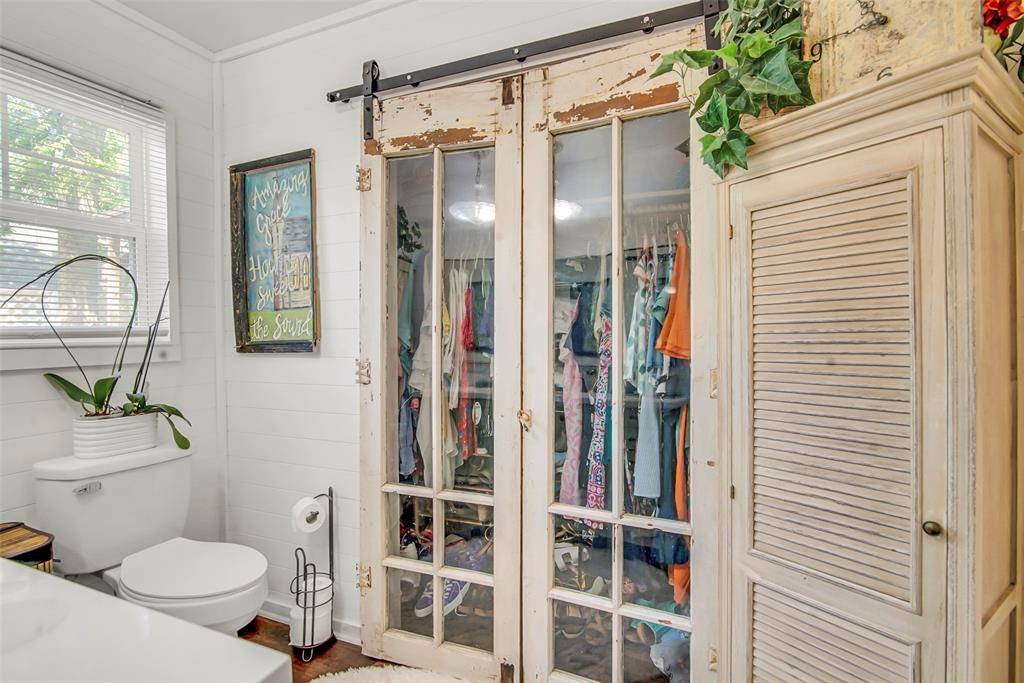 Van Alstyne, TX 75495,182 Douglas Street