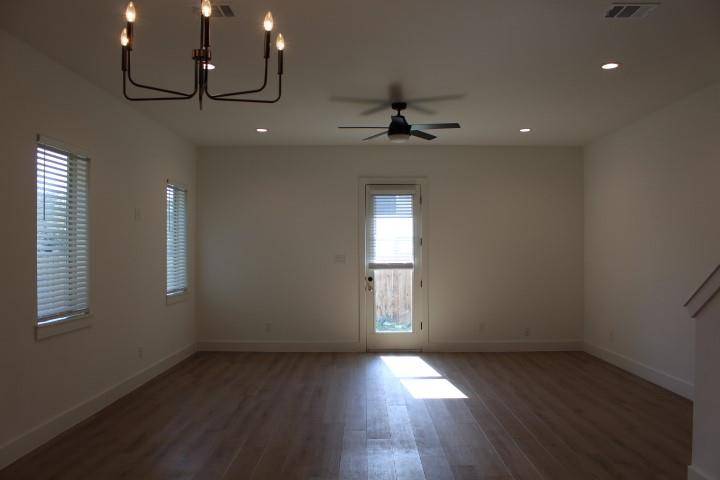 Fort Worth, TX 76104,1628 E Davis Avenue