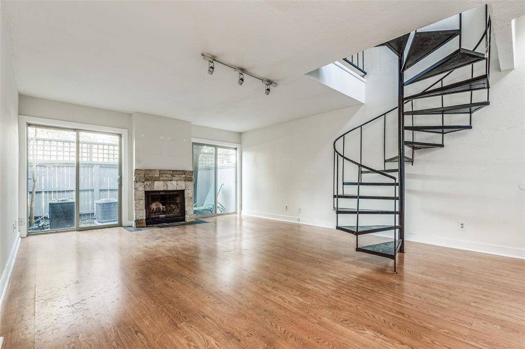 Dallas, TX 75204,3321 Oak Grove Avenue #107