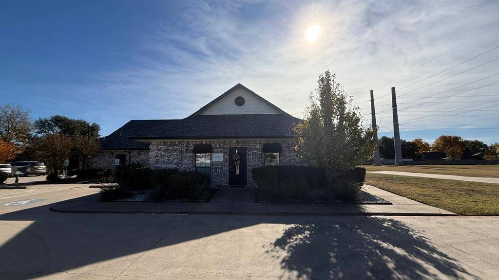 Bedford, TX 76021,240 Harwood Road